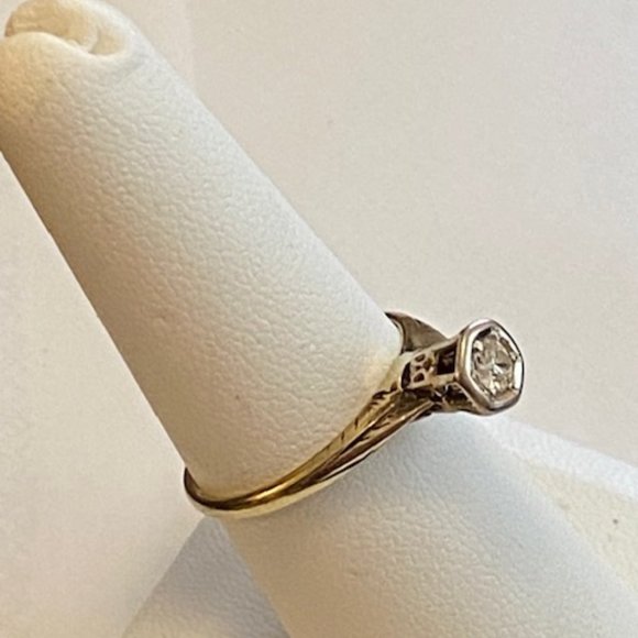 Solid 14K Yellow Gold Diamond Ring Sz 7.5 w/ White Gold Accents - Picture 3 of 8